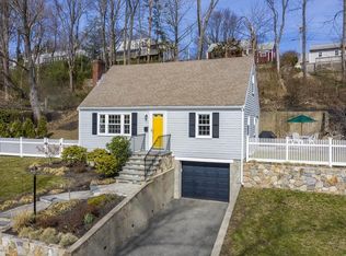 17 Simmons Rd, Hingham, MA 02043