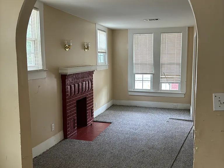 961 Lena St NW #A — Photo 6