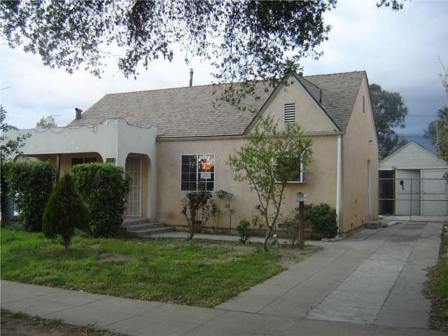 1st image of 824 W 18th St