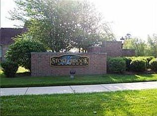 45323 Brookview Dr, Belleville, MI 48111