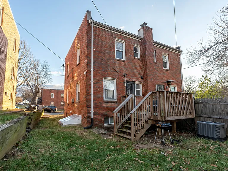 4502 Eads Pl NE — Photo 9
