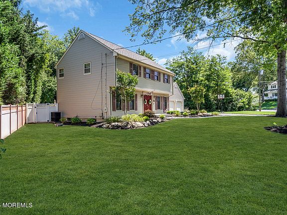 3rd image of 2 Lakeland Drive