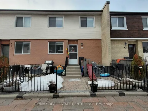 2170 Bromsgrove Rd #200, Mississauga, ON L5J 4J2