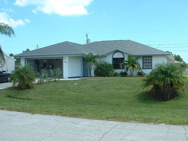 1st image of 1932 SE Dranson Cir