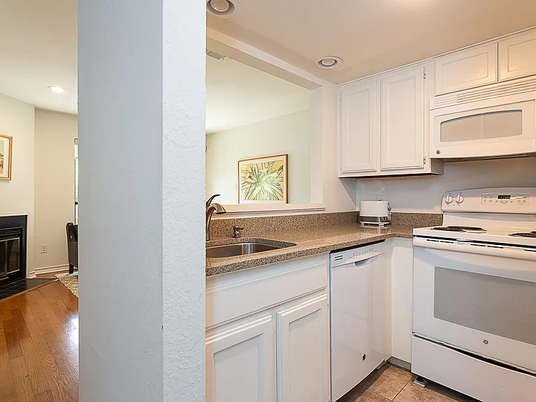 1404 Norwalk Ln #212 — Photo 10