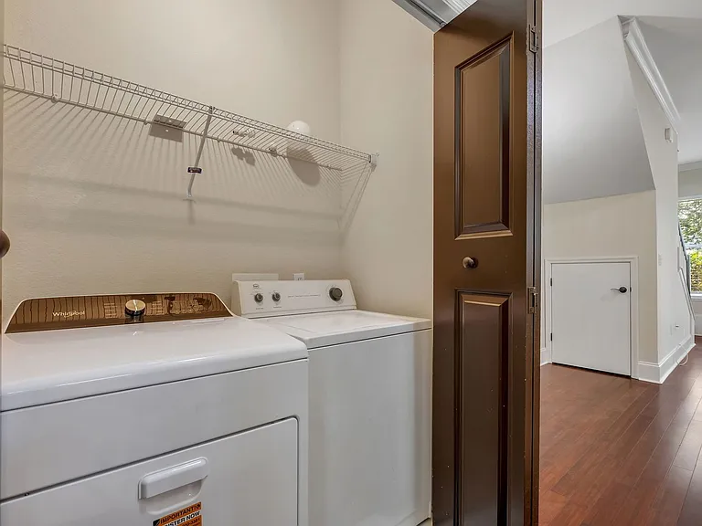 380 E Bradford Rd — Photo 11