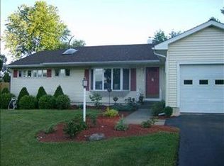 17 Virginia Ave, Hudson, NY 12534
