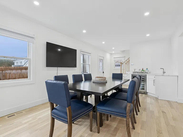 10 Sagamore Rd — Photo 12