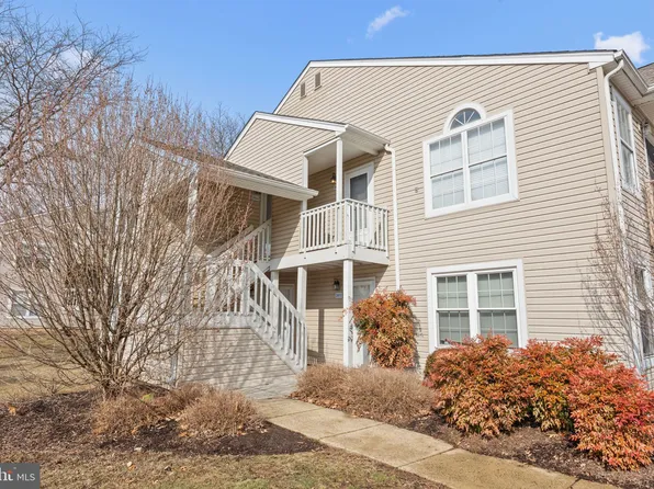 26024 Beacon Hill Dr, Holland, PA 18966