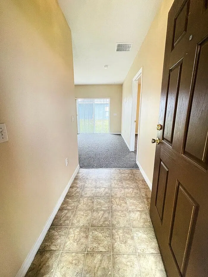 3 bed, 2.0 bath, 1239 sqft, $1,450 — Photo 3