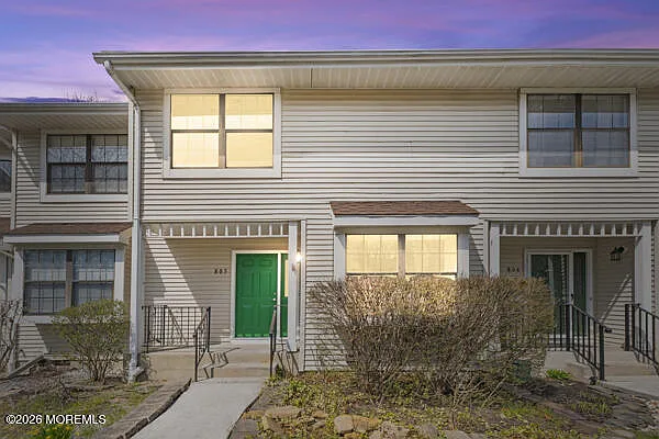 805 Arlington Dr — Photo 1