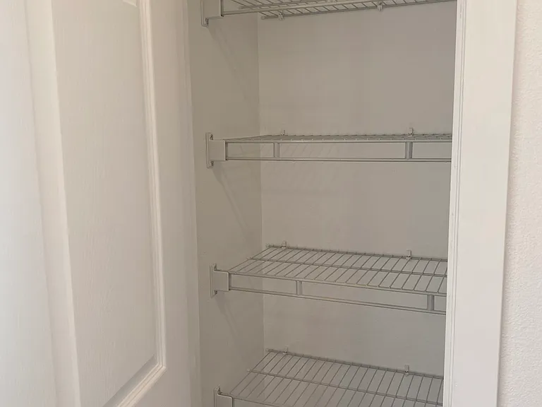 836 Fairmont Dr NE — Photo 7