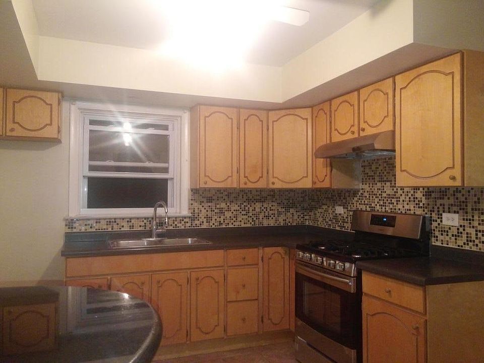 1st image of 1113 Holiday Ln APT 11