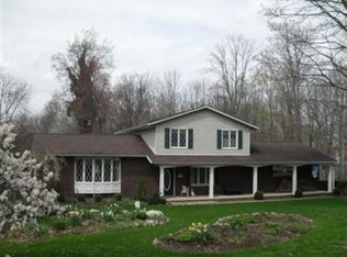 686 River Rd, Hinckley, OH 44233