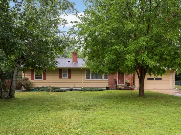 218 W Park Rd, Hopkins, MN 55343