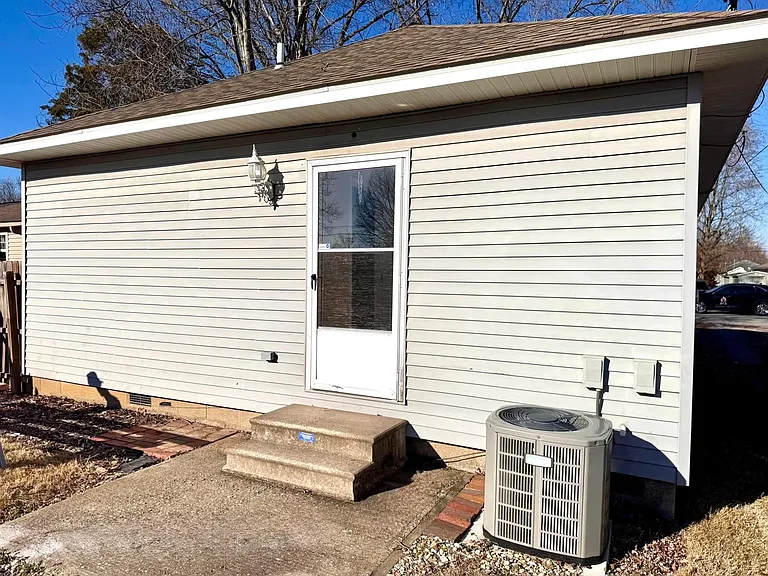 1005 E Carter St — Photo 10