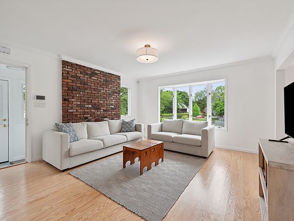 4th image of 113 E Tiana Rd