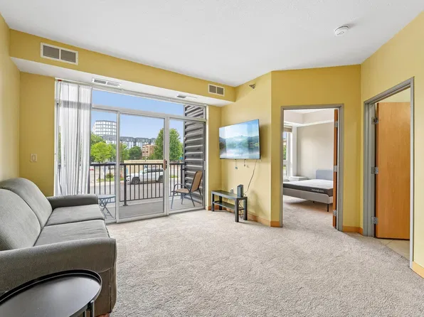 2600 University Ave SE APT 109, Minneapolis, MN 55414