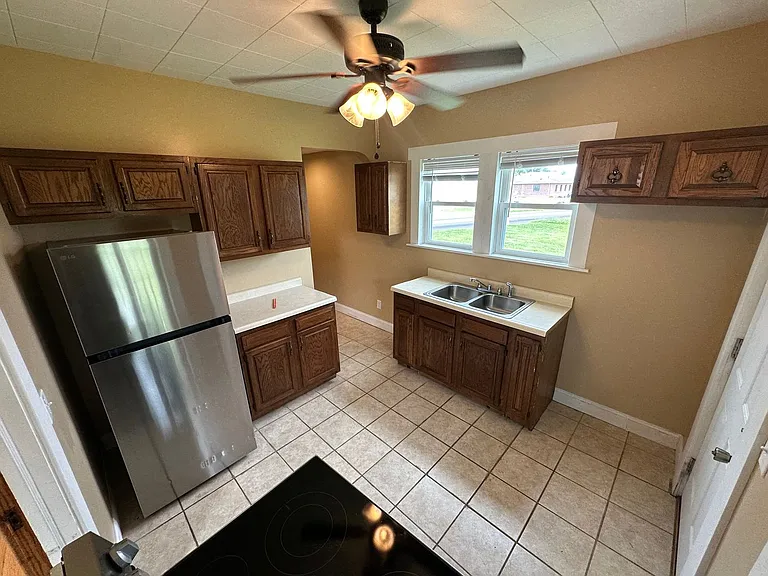 3002 Dudley Ave — Photo 6