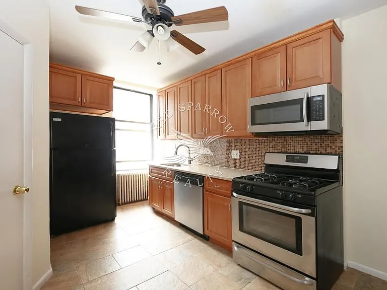 309 E 111th St #4E — Photo 9