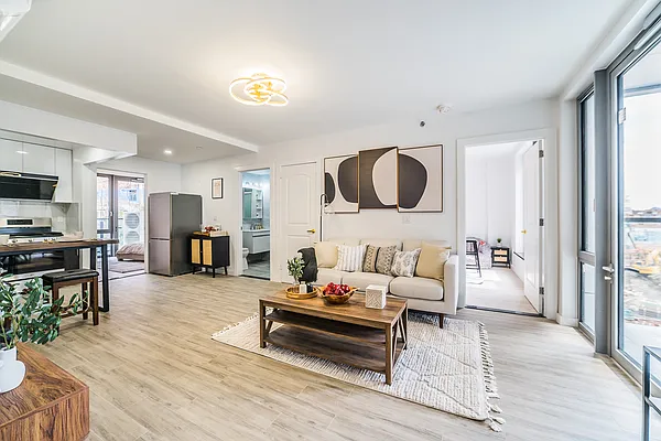 Sold by E Realty International Corp | media 3