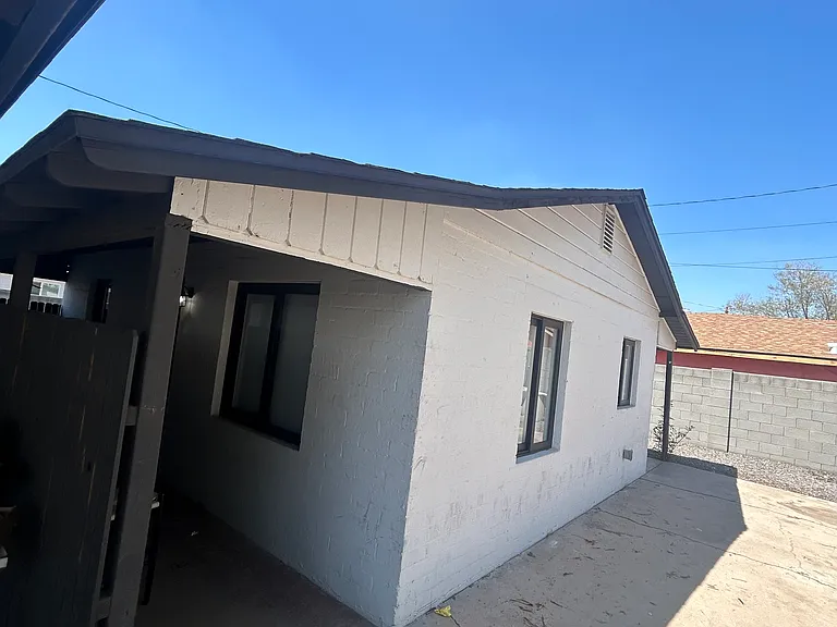 2236 E Roosevelt St #B — Photo 6