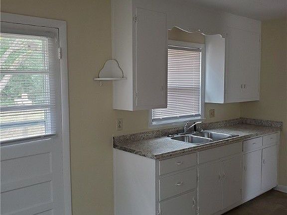 2nd image of 2716 Ramsey St