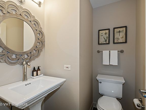 4th image of 100 S Elmwood Ave APT 4