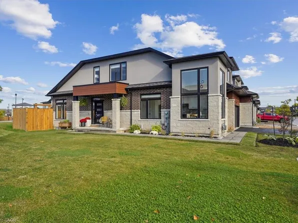 52 Welch Ln, Hamilton, ON L9C 0G1
