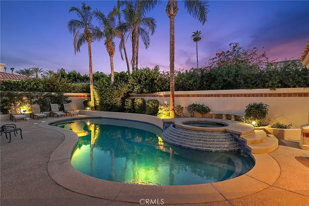 6 bed, 5.5 bath, 4731 sqft, $8,500 — Photo 1