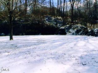 Grove St, New Milford, CT 06776