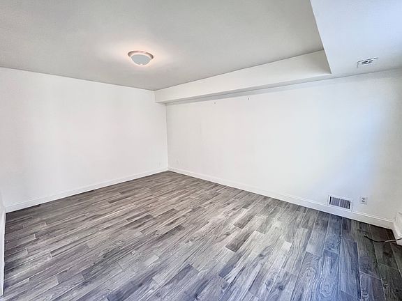 5th image of 20 Field St Floor 1