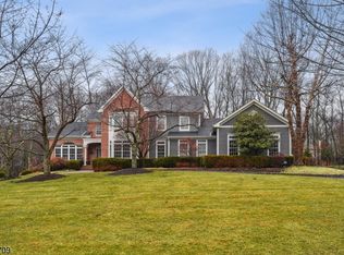 2 Sherwood Ct, Randolph, NJ 07869