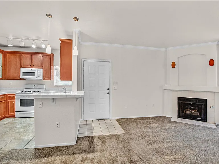 75 N Valle Verde Dr #1821 — Photo 3