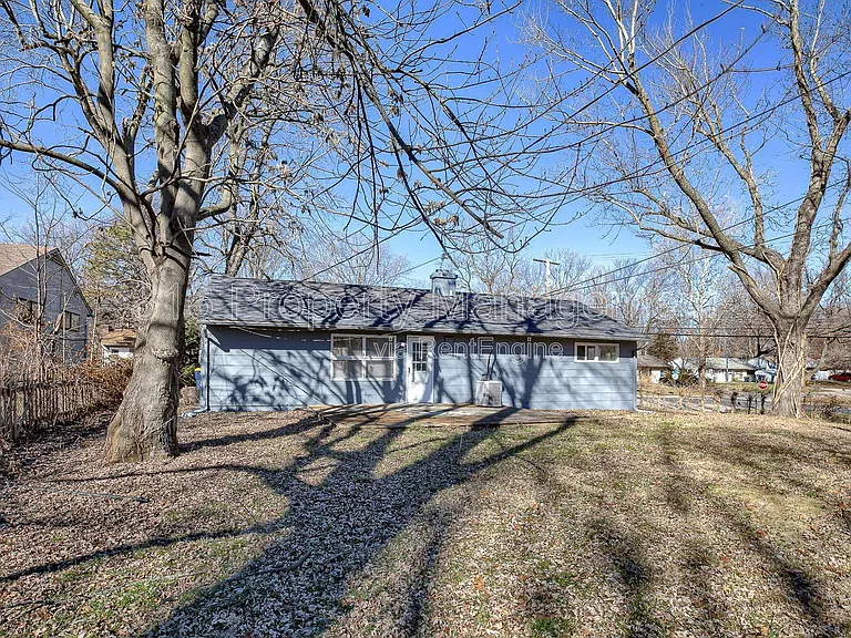 11201 Crystal Ave — Photo 21