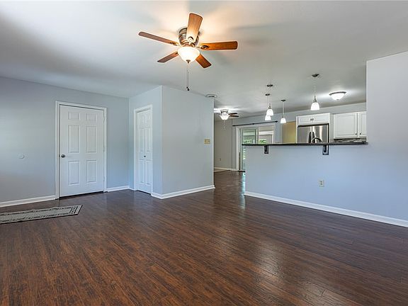 4th image of 5808 Woodville Dr