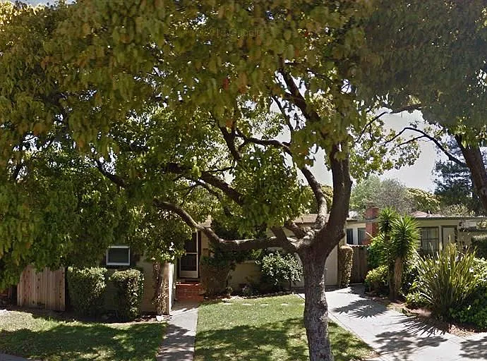 926 Richmond St — Photo 1