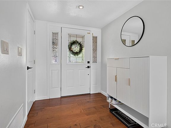 2nd image of 2630 Lee St
