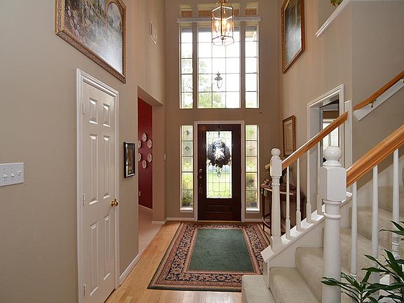 3rd image of 3703 Clover Creek Dr