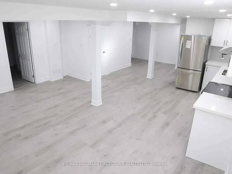 1627 Baggins St #LOWER — Photo 8