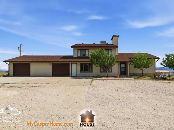4153 & 4121 Cole Creek Rd, Evansville, WY 82636