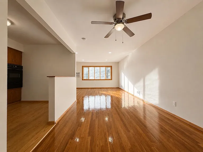 336 Avenue E — Photo 3