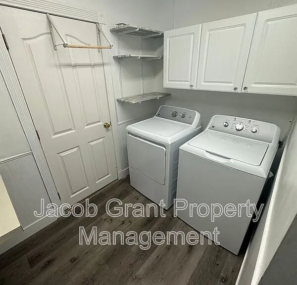 4590 N 15 E — Photo 16