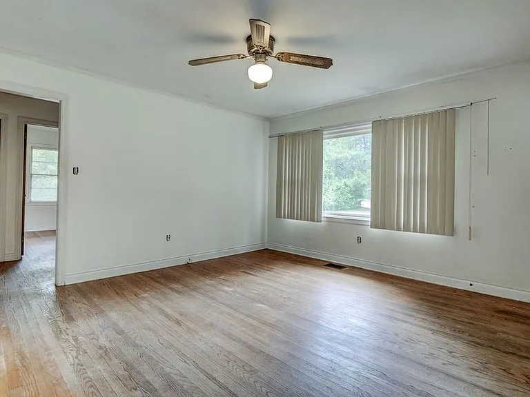 219 Spruce Cir — Photo 3