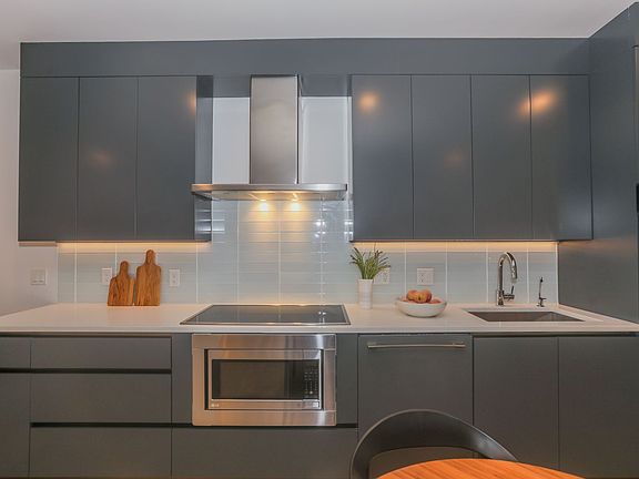 5th image of 7650 River Rd #921