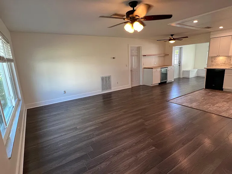 1542 Andover Dr — Photo 5