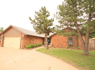 1316 Smoking Tree St, Moore, OK 73160