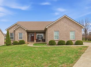 100 Minnow Cove Ct, Nicholasville, KY 40356