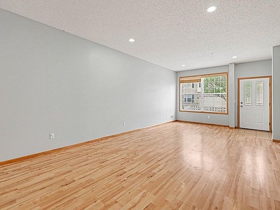 4th image of 11212 Aberdeen St NE Unit C