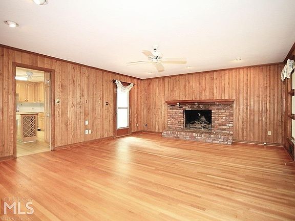 5th image of 6750 Castleton Dr